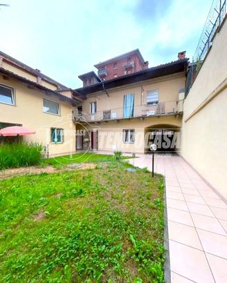 BILOCALE CON GIARDINO CONDOMINIALE IN VIA LEINI' 9