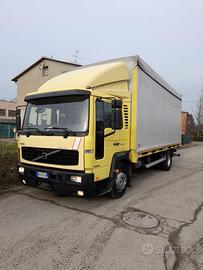 Motrice Volvo FL 220