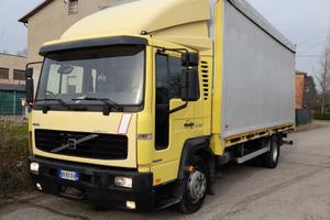 Motrice Volvo FL 220