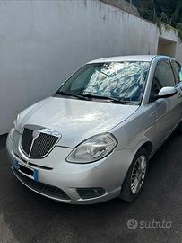 Lancia Ypsilon 1.3 MJT 75 CV Platino