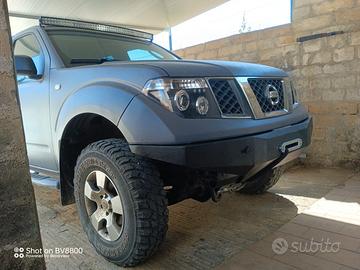 PARAURTI ANTERIORE PER NISSAN NAVARA D40