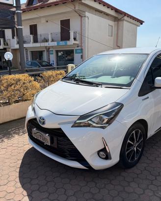 Toyota Yaris 1.5 Hybrid 5 porte Active