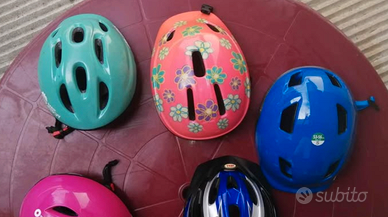Caschi bici e monopattino uomo donna e bambino