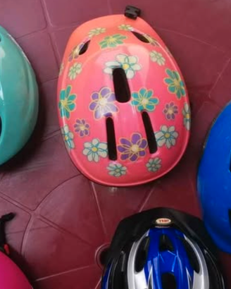 Caschi bici e monopattino uomo donna e bambino