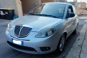 Lancia Ypsilon 1.2 69 CV Unyca