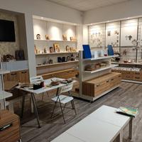 Arredamento per attività Commerciale