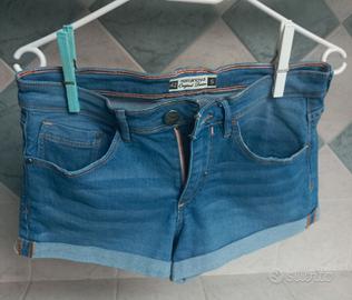 Pantaloncini corti blu denim