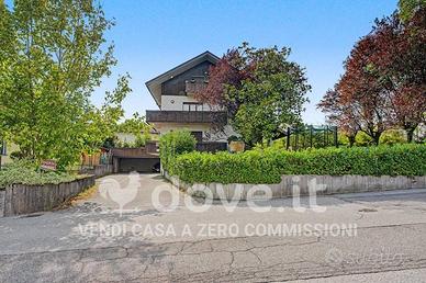 Appartamento di 148 m² con 4 locali e posto auto a