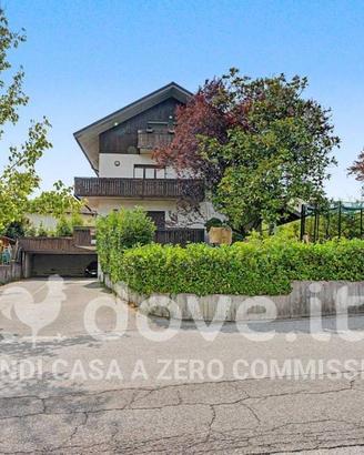 Appartamento di 148 m² con 4 locali e posto auto a