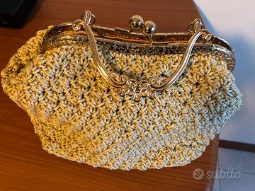Borsa  pochette  fatta a mano a Uncinetto