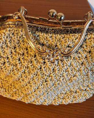 Borsa  pochette  fatta a mano a Uncinetto