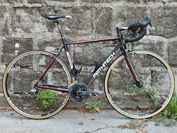 Mathitech Alnair carbon Sram Force 22 Mavic Ksyriu