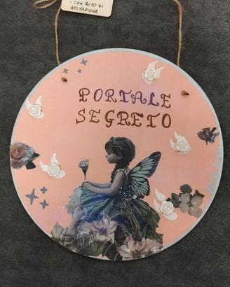 Targa decorativa con fata – realizzata a mano

