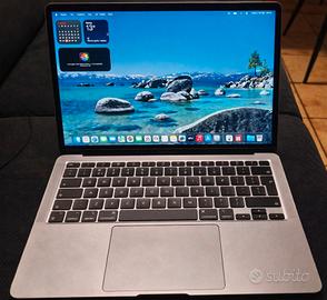 MacBook Air M1 97% di batteria 