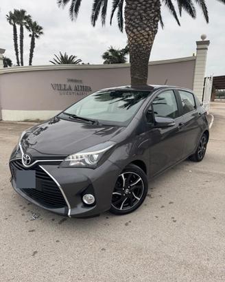 TOYOTA YARIS MODELLO LOUNGE IPER FULL COME NUOVA