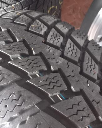 Gomme 265 75 16 fuoristrada 4 stagioni seminuove 