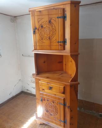 Tavolo quattro sedie e angoliera