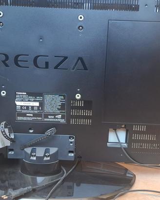 Televisore Toshiba Regza con telecomando  