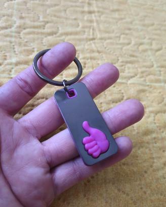 Portachiavi in acciaio con gesto "like it" nuovo