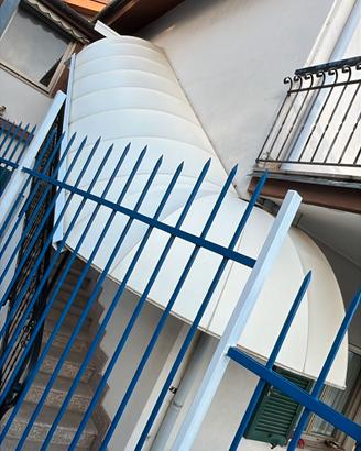 pensilina, capottina per coprire scala di 1 piano