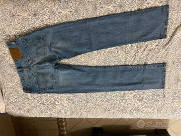 Pantaloni jeans Levis
