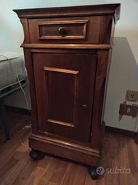 comodini in legno fine 800