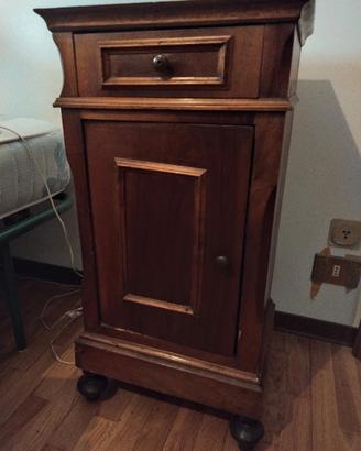 comodini in legno fine 800