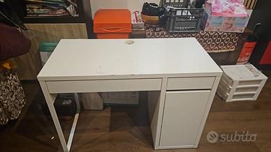 Scrivania vissuta Ikea micke