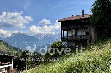 Rustico / Casale di 500 m² con più di 5 locali a C