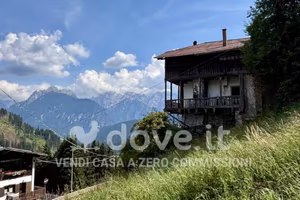 Rustico / Casale di 500 m² con più di 5 locali a C