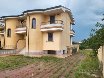 Porzione di villa bifamiliare