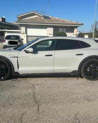 TAYCAN 4 CROSS TURISMO FULL OPTIONAL