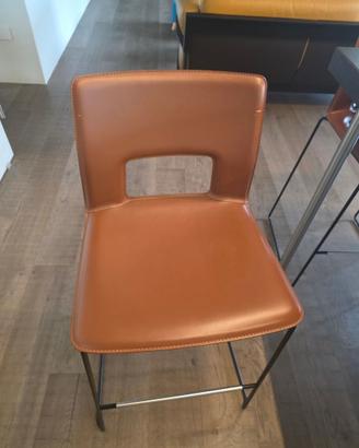 SGABELLO KOBE di DESALTO  con struttura nera
