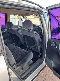 Autovettura marciante