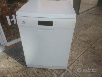 Lavastoviglie Electrolux