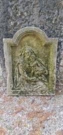 Madonna scolpita in pietra
