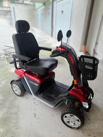 Scooter elettrico per disabili e anziani