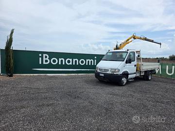 Renault Master cassone fisso e grù