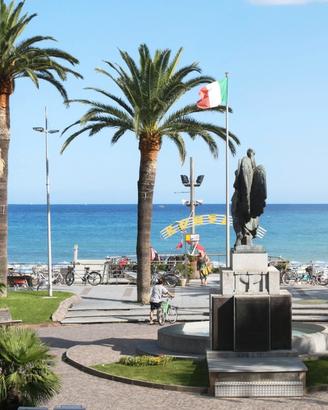Bilocale sul mare di Loano