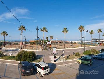 Trilocale fronte spiaggia rif. 36