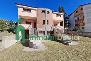 Villa di 156 m² con più di 5 locali e box auto dop