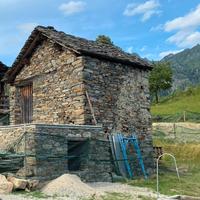 Baita semi-ristrutturata alpe argnaccia campertogn