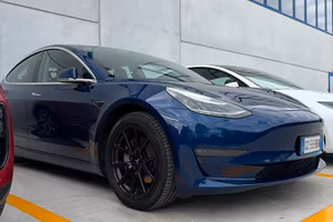 Tesla model 3 long range