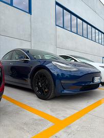 Tesla model 3 long range