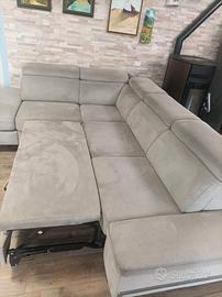 DIVANO ANGOLARE 5/6 POSTI + POUF + PENISOLA