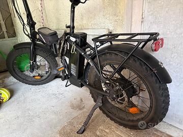 Bici elettrica pieghevole