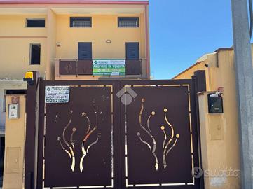VILLA A SCHIERA A CASERTA