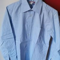 Camicia azzurra con taschino
