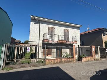 VILLA SINGOLA A RIVOLTA D'ADDA