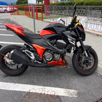 Moto kavasaki z800
